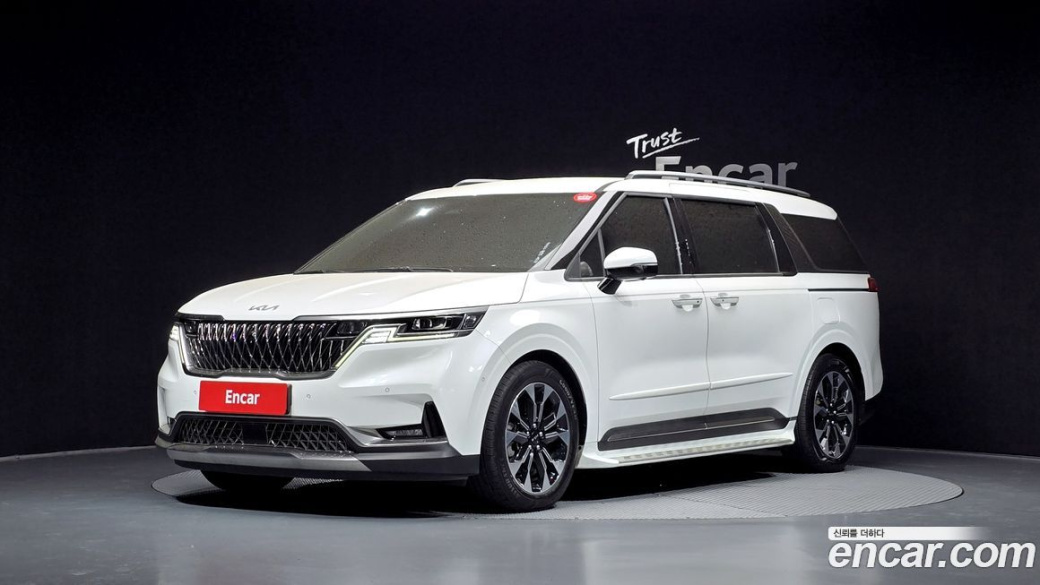 Kia Carnival 7-Seater Outdoor, 2023