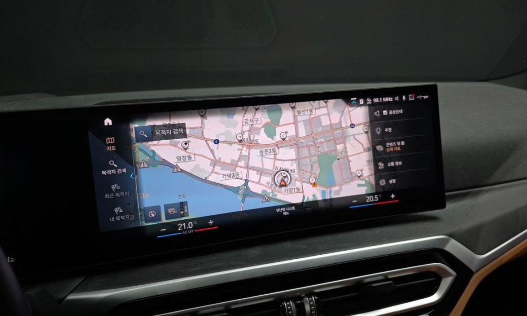 BMW 3-Series 320i, 2024
