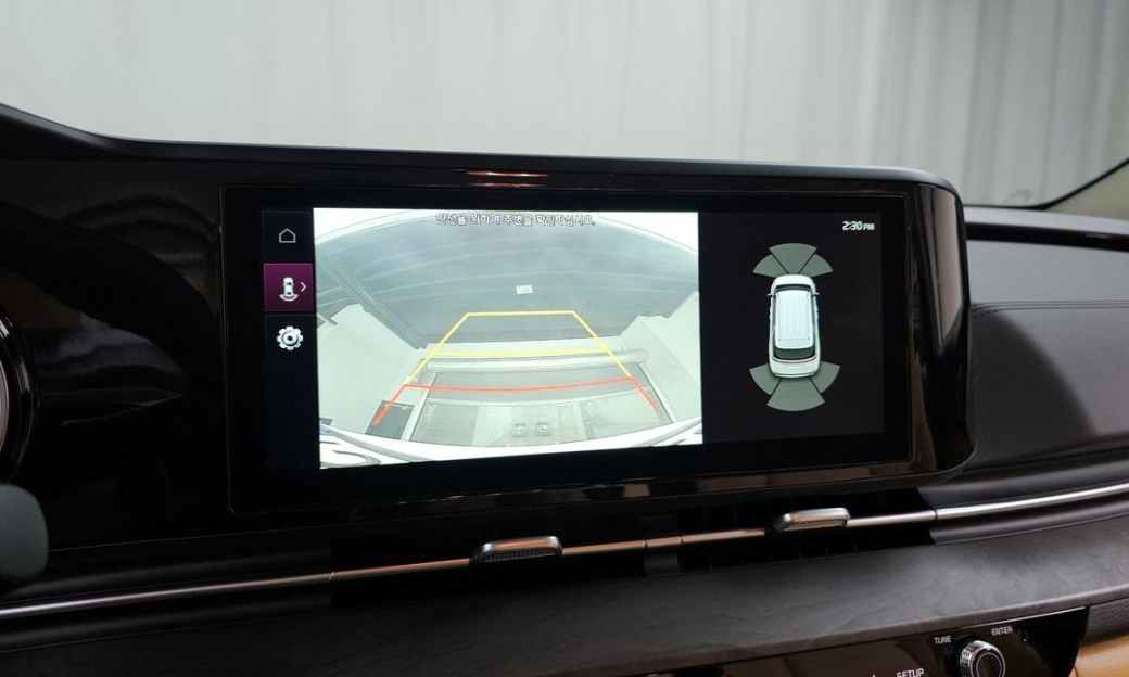 Kia Carnival 7-Seater Outdoor, 2023