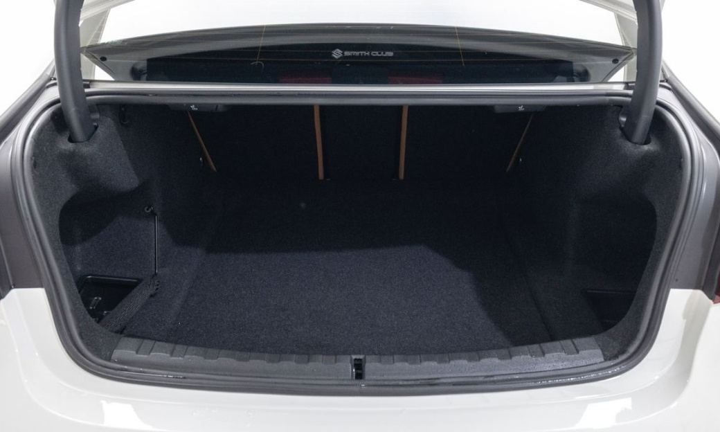 BMW 3-Series 320i M Sport, 2024