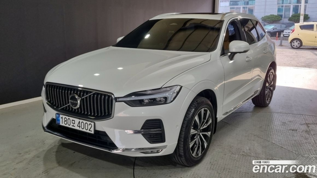 Volvo XC60 B5 Ultra Bright, 2025
