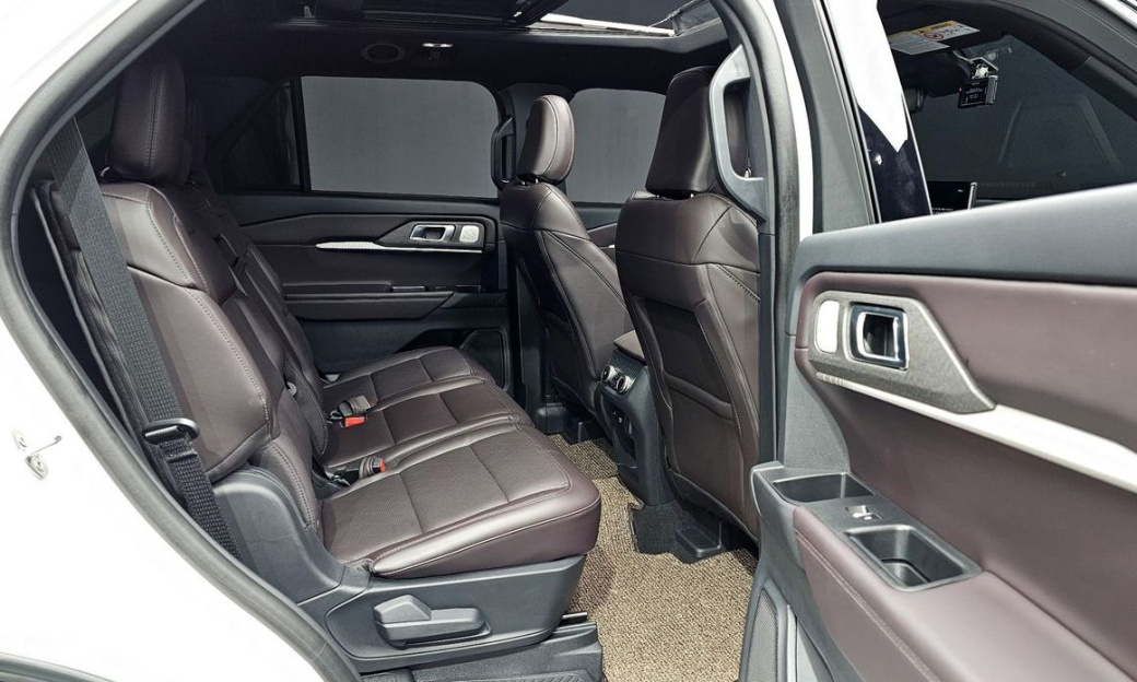 Ford Explorer 2.3 Platinum 4WD, 2025