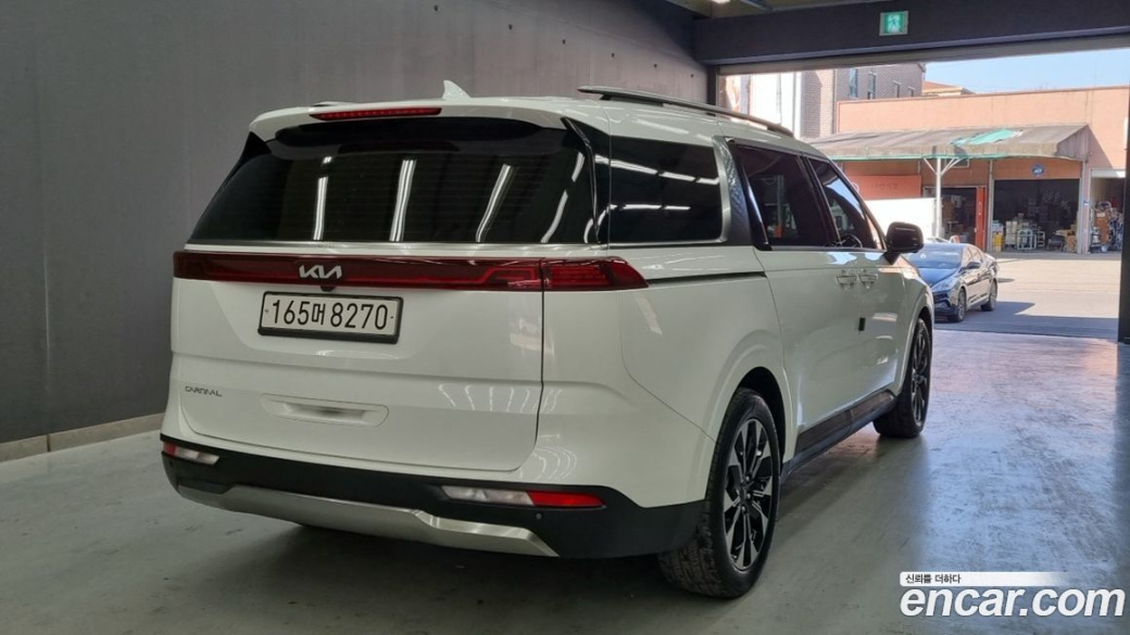 Kia Carnival 9-Seater Noblesse, 2023
