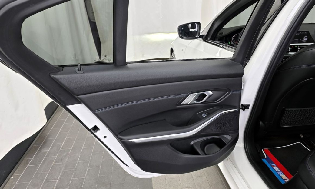 BMW 3-Series 320i M Sport, 2022