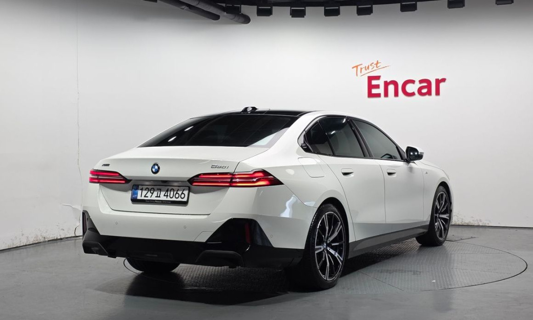 BMW 5-Series 530i xDrive M Sport, 2025