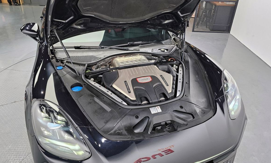 Porsche Panamera 4.0 GTS, 2022