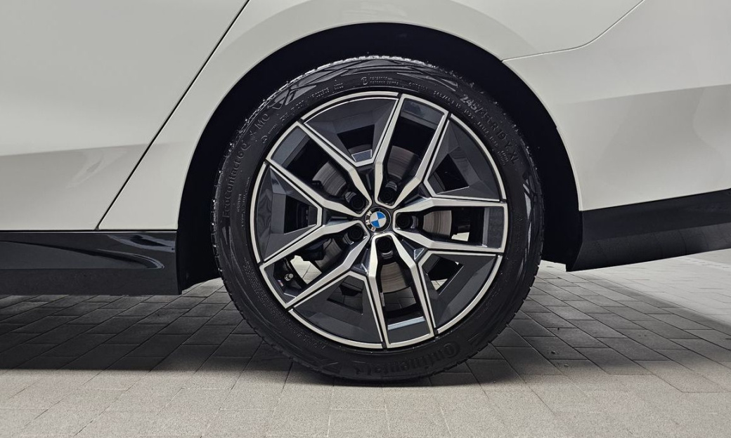 BMW 5-Series 520i M Sport, 2024