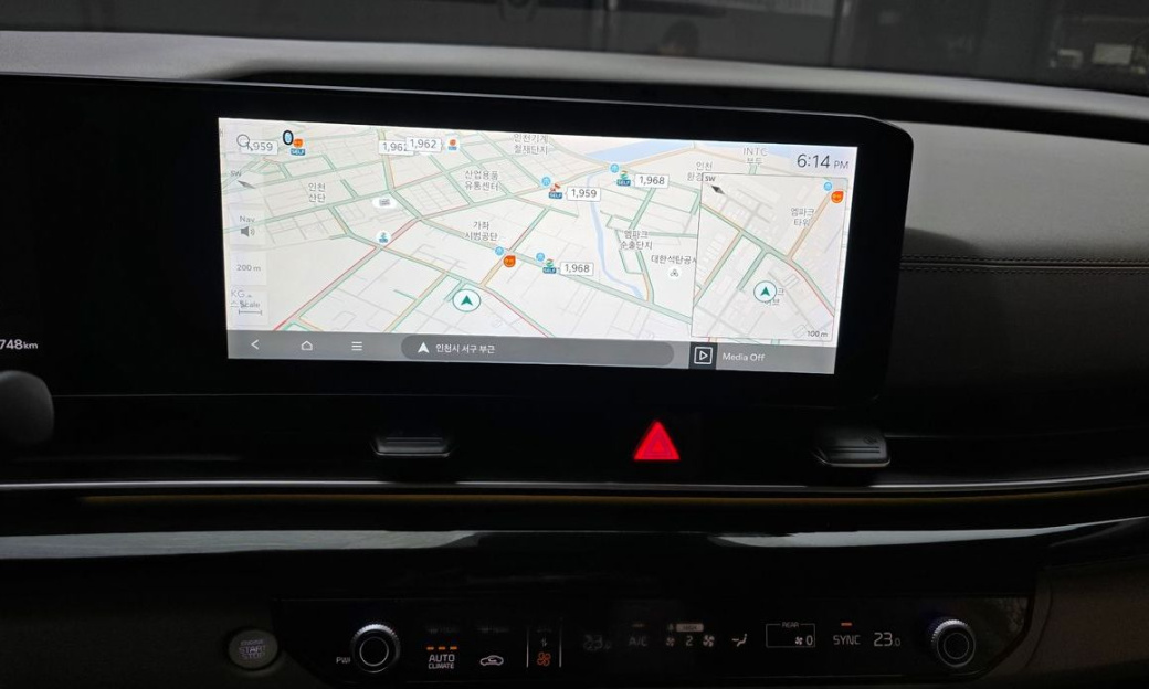Kia Carnival 9-Seater Signature, 2025