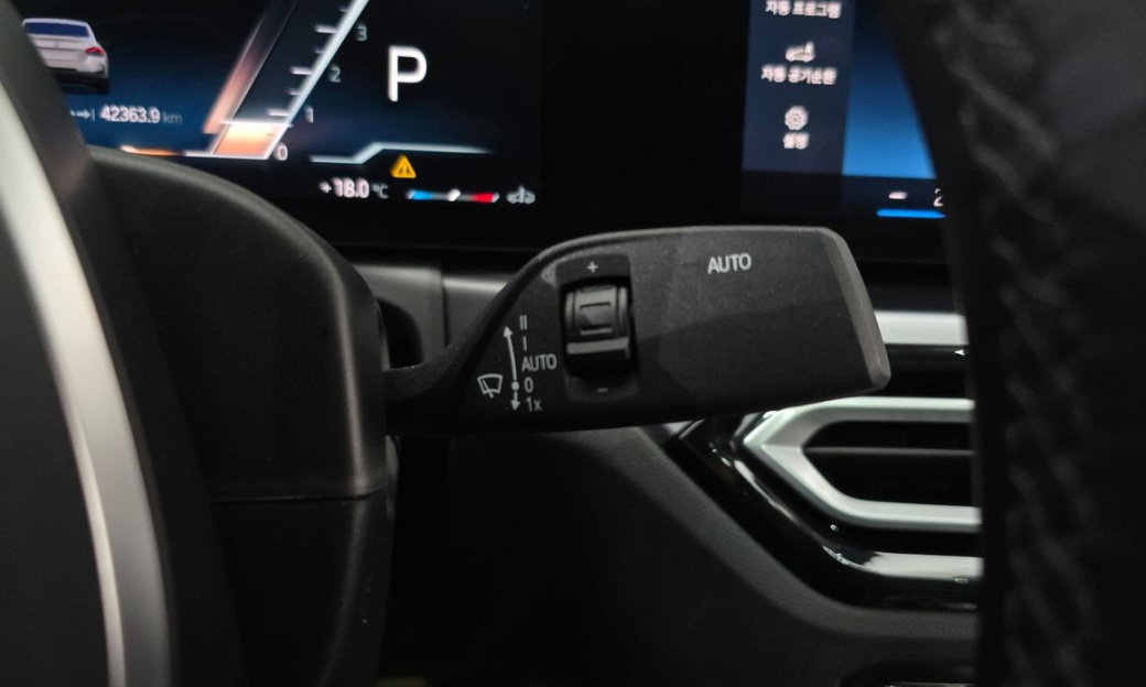 BMW 2-Series M240i xDrive Online Exclusive Coupe, 2023