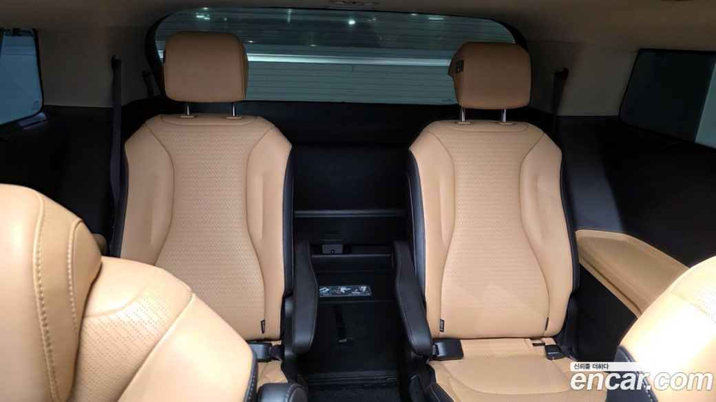 Kia Carnival 9-Seater Signature, 2021