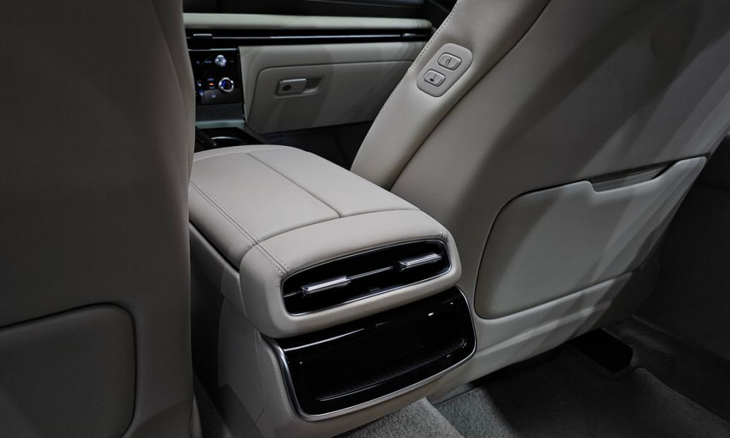 Genesis G80 Gasoline 2.5 Turbo AWD, 2025