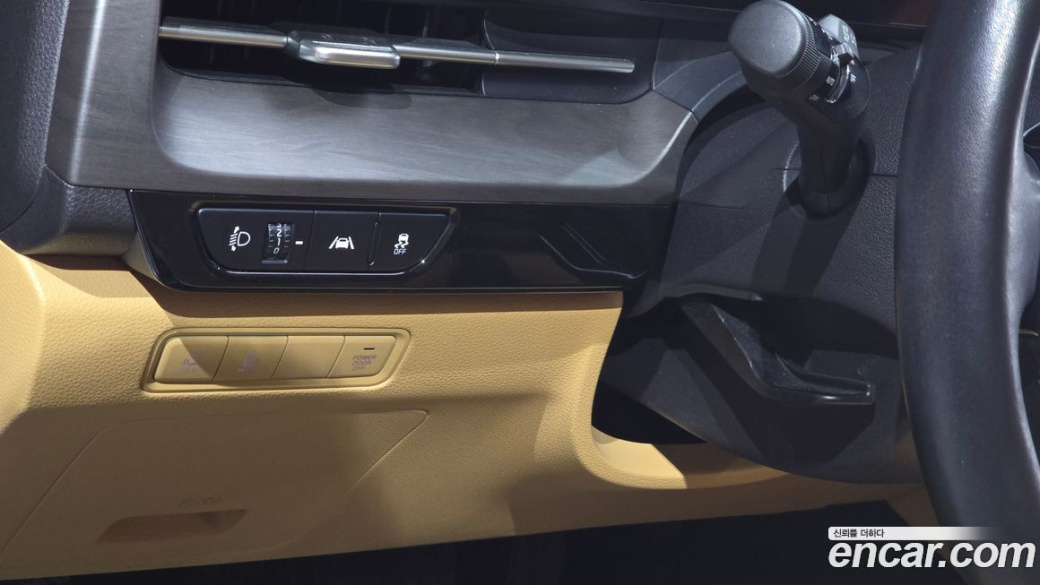 Kia Carnival 9-Seater Prestige, 2023