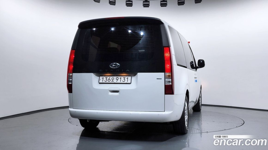 Hyundai Staria 4WD Tourer 9-Seater, 2023
