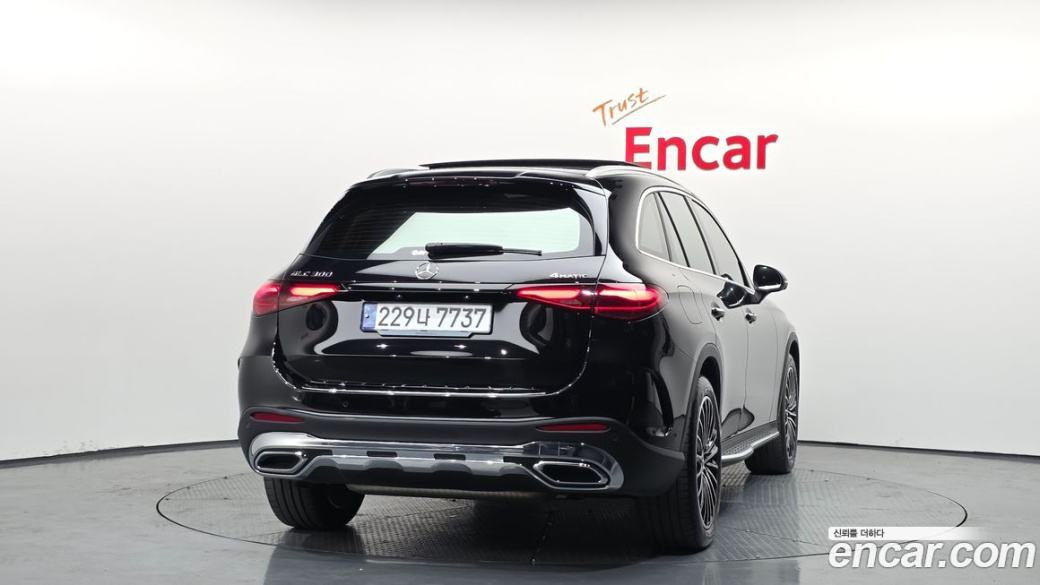 Mercedes-Benz GLC-Class GLC300 4MATIC AMG Line, 2023