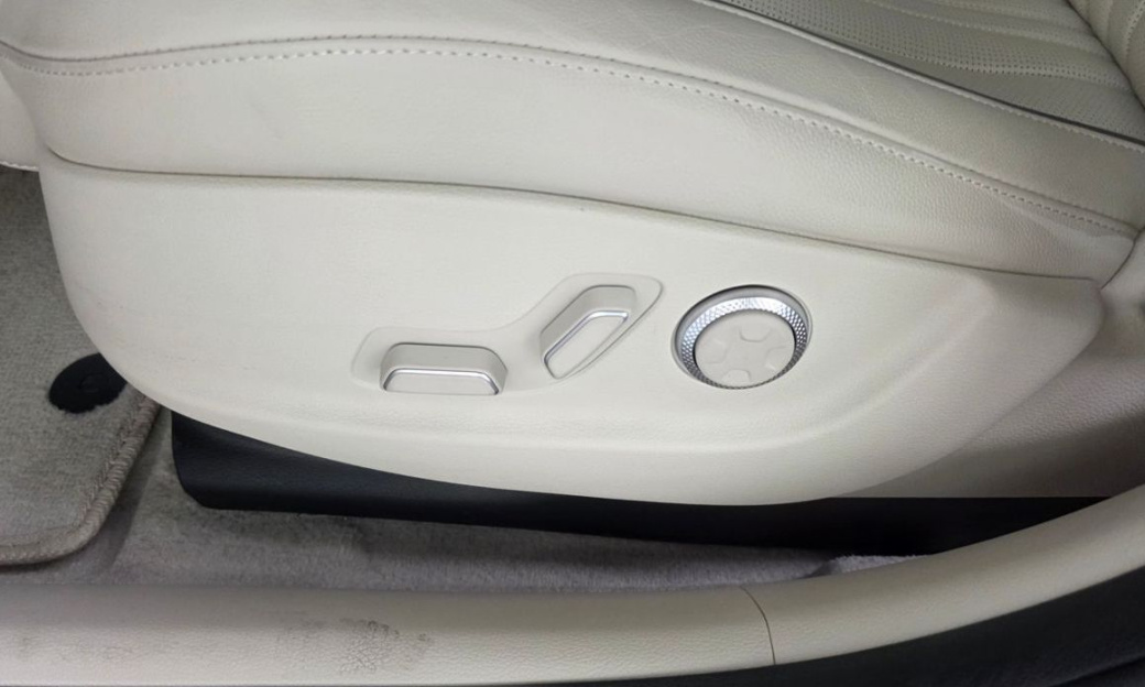 Genesis G80 Gasoline 2.5 Turbo AWD, 2025
