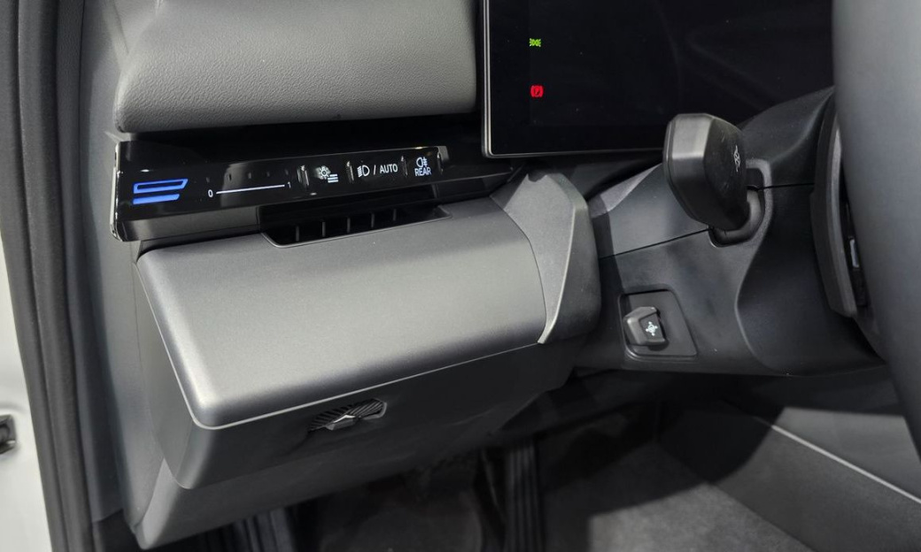 BMW 5-Series 520i, 2024