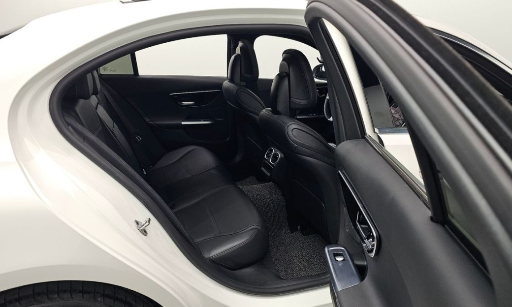 Mercedes-Benz C-Class C200 4MATIC Avantgarde, 2022