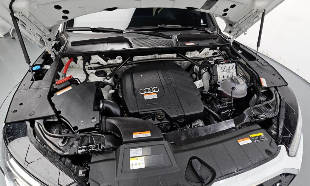 Audi Q5 45 TFSI Quattro Premium, 2024