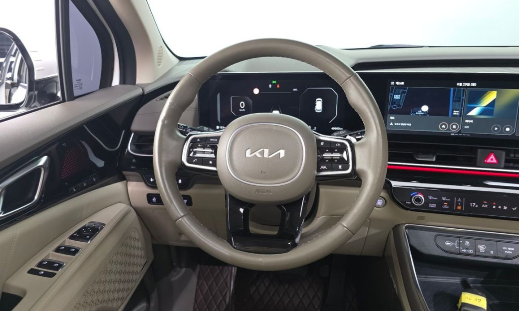Kia Carnival 9-Seater Signature, 2024