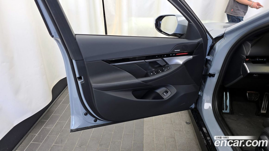BMW 5-Series 520i M Sport, 2024
