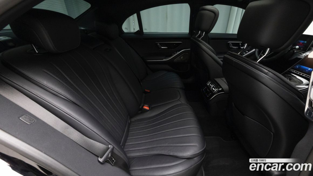 Mercedes-Benz S-Class S350 d 4MATIC, 2025