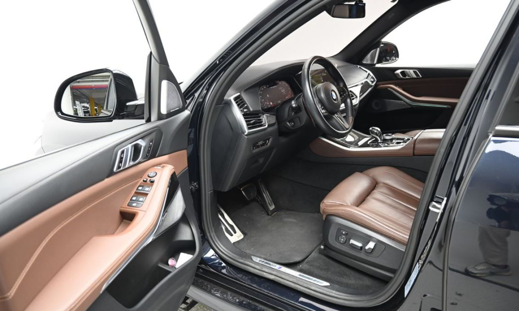 BMW X5 M50i, 2022