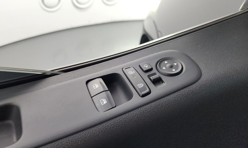 Hyundai Staria 4WD Lounge 7-Seater, 2025