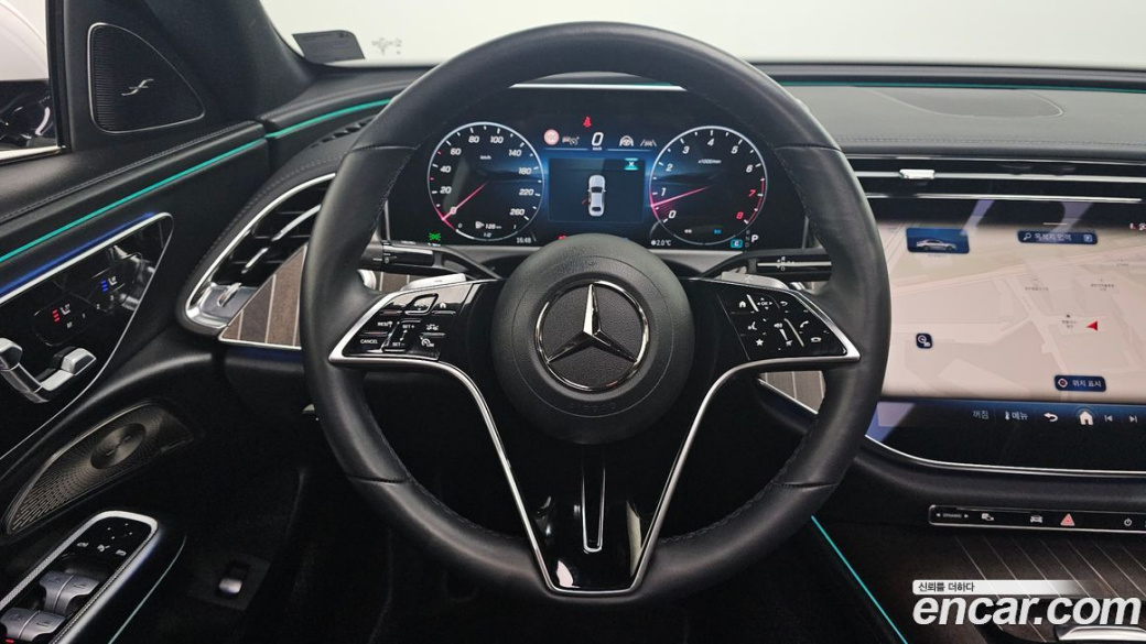 Mercedes-Benz E-Class E300 4MATIC Exclusive, 2025