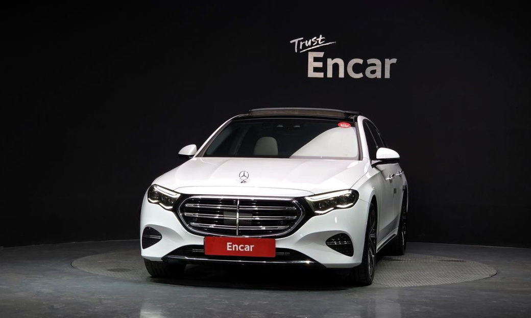 Mercedes-Benz E-Class E300 4MATIC Exclusive, 2024