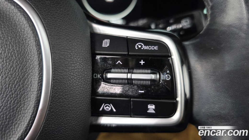 Kia Carnival 9-Seater Signature, 2022