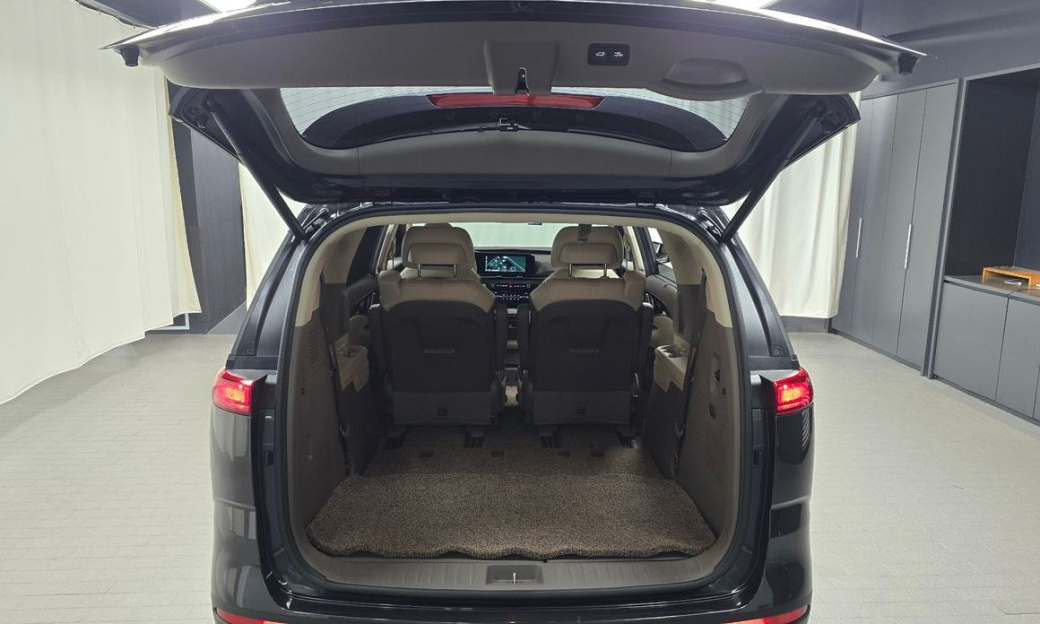 Kia Carnival 7-Seater Signature, 2022