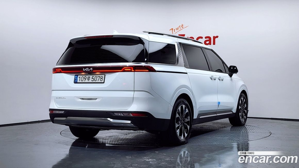 Kia Carnival 9-Seater Signature, 2022