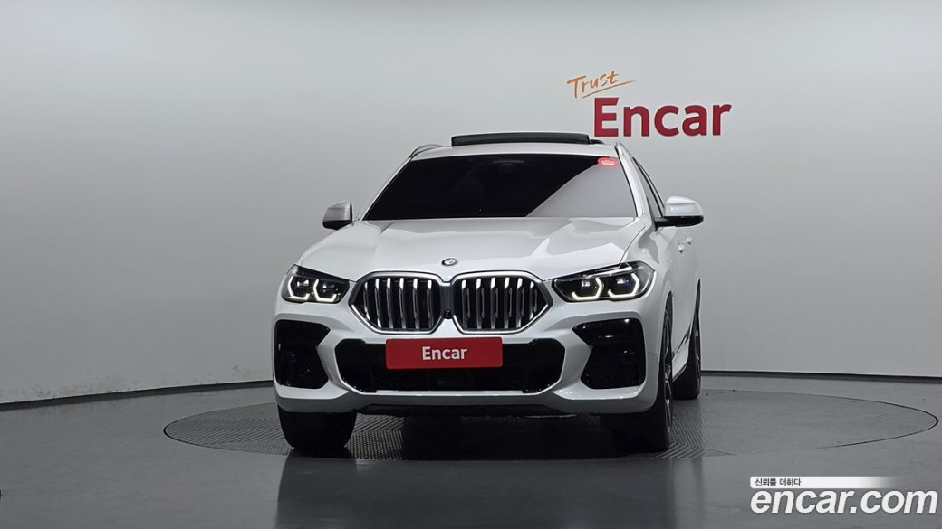 BMW X6 xDrive40i M Sport, 2022