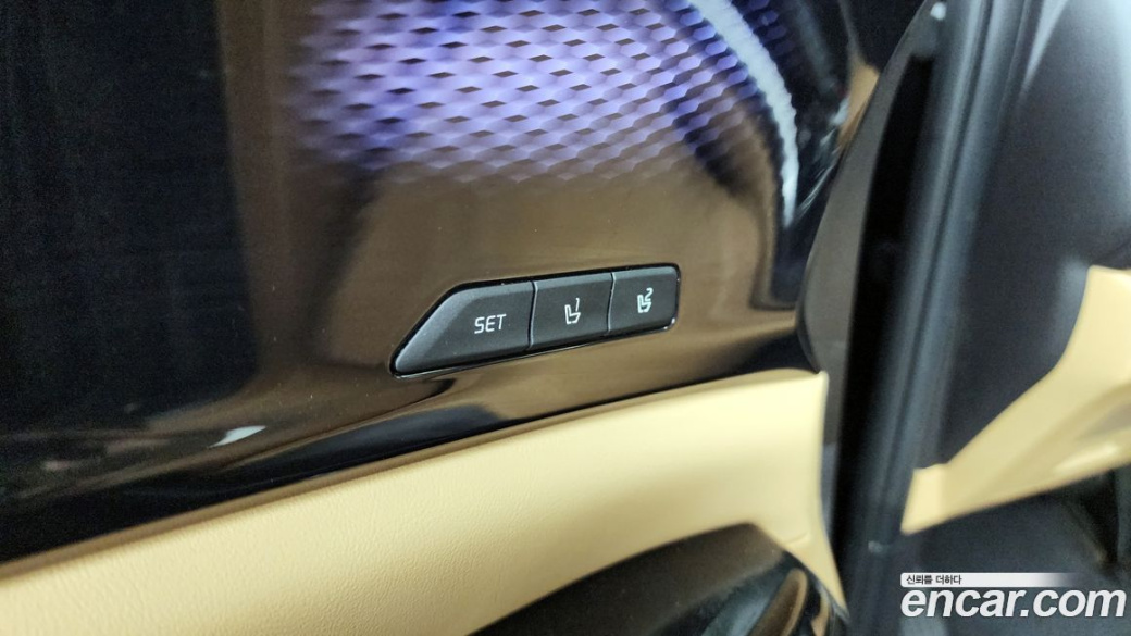 Kia Carnival 9-Seater Signature, 2023