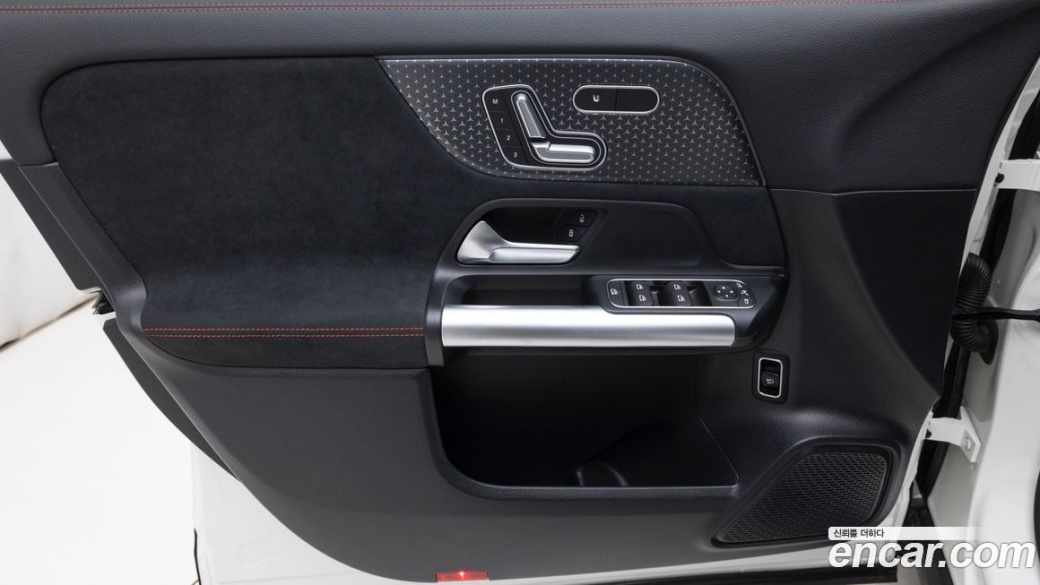 Mercedes-Benz GLA-Class GLA250 4MATIC, 2025
