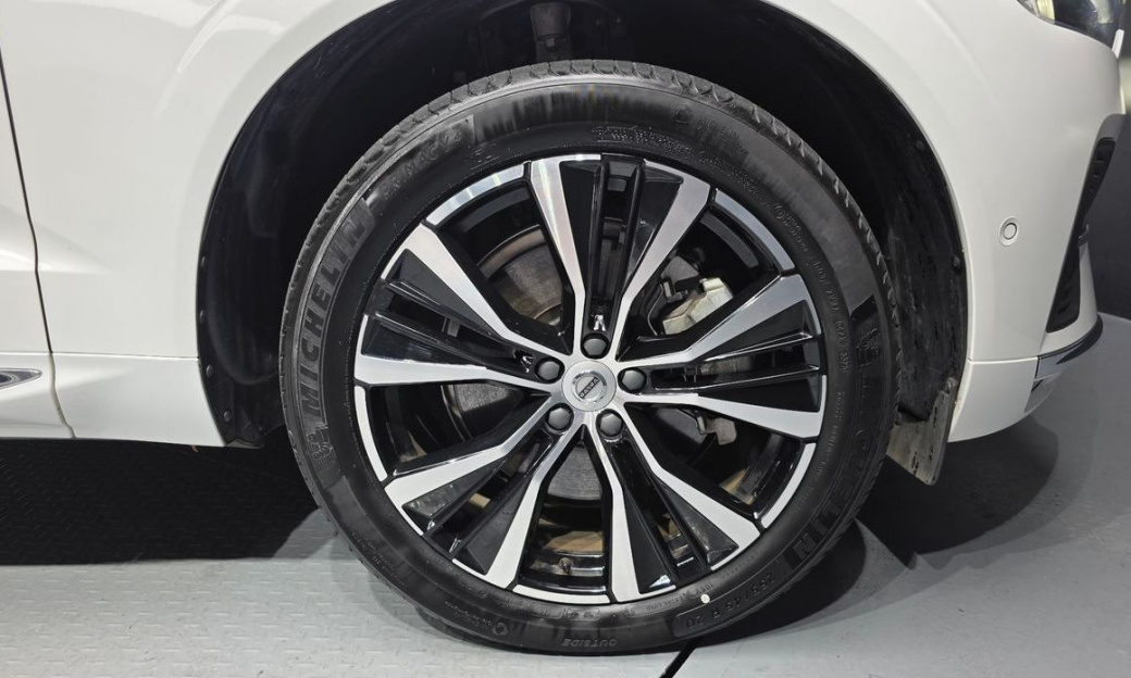 Volvo XC60 B6 Ultimate Bright, 2024