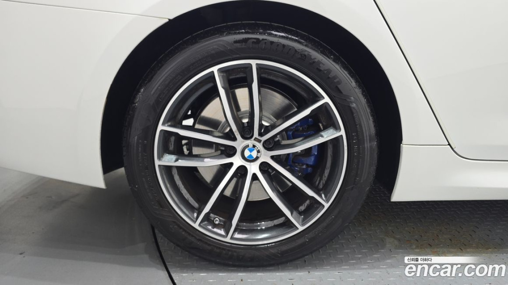 BMW 5-Series 520i M Sport, 2023