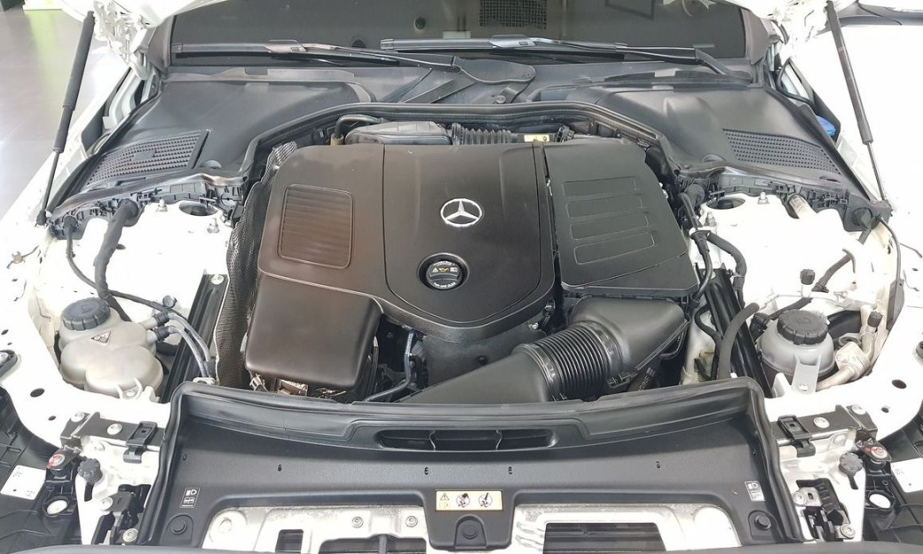 Mercedes-Benz C-Class C300 4MATIC AMG Line, 2023