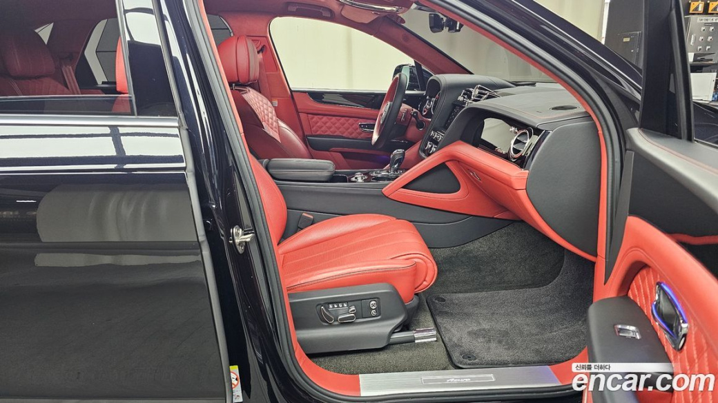 Bentley Bentayga 4.0 V8 Azure, 2023
