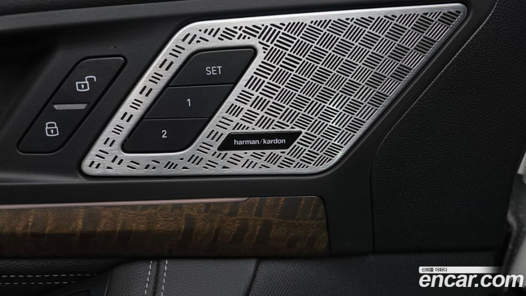 BMW 2-Series 220i Luxury, 2023