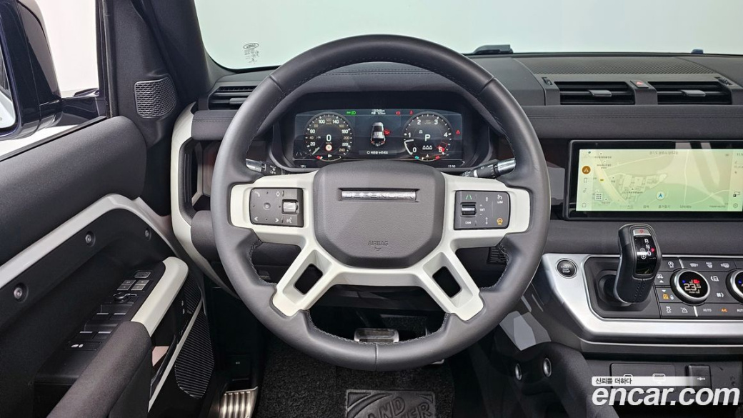 Land Rover Defender 110 D250 SE, 2022