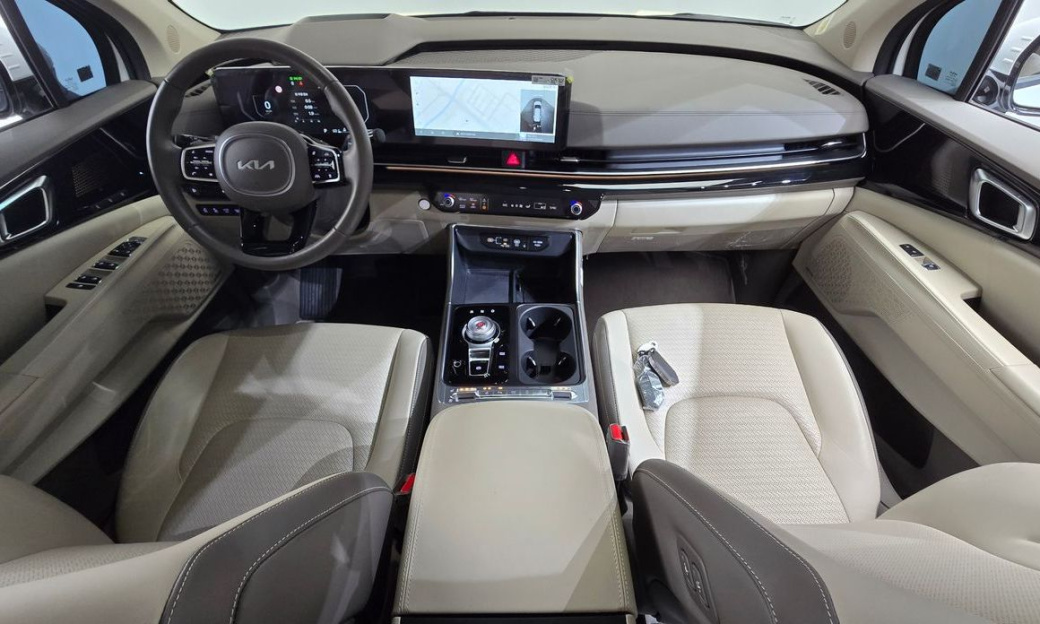 Kia Carnival 7-Seater Signature, 2024
