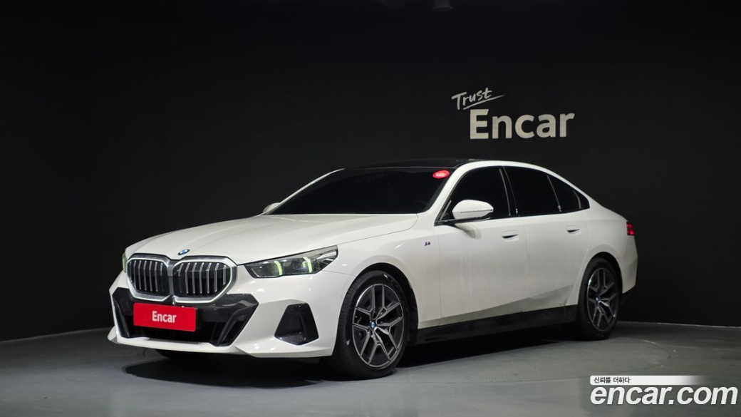 BMW 5-Series 520i M Sport, 2025