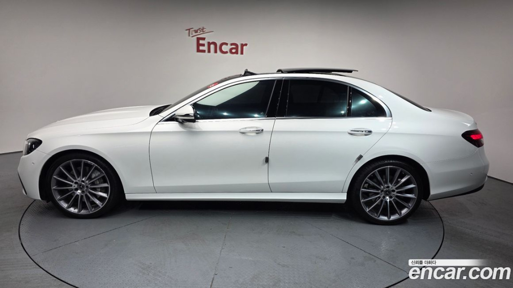 Mercedes-Benz E-Class E350 4MATIC AMG Line, 2022
