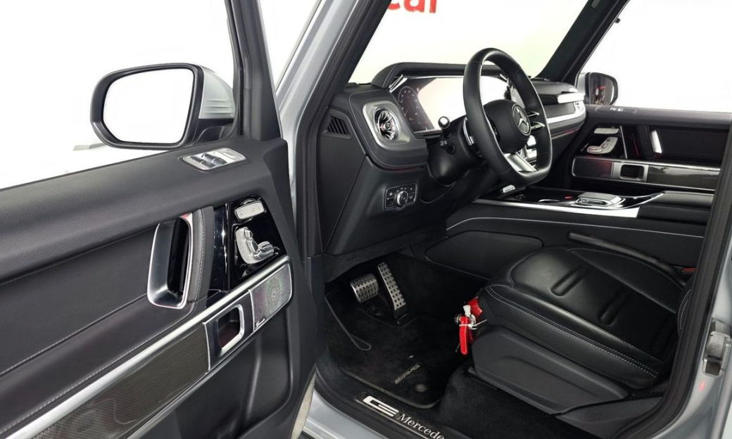 Mercedes-Benz G-Class G450d, 2025