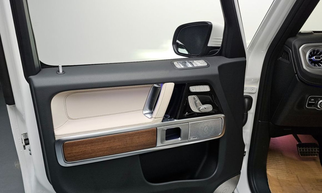 Mercedes-Benz G-Class G450d, 2026