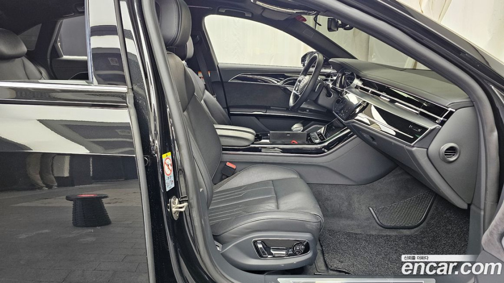 Audi A8 55 TFSI Quattro LWB, 2021