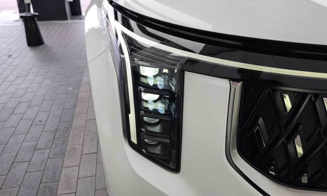 Kia Carnival 9-Seater Signature, 2025