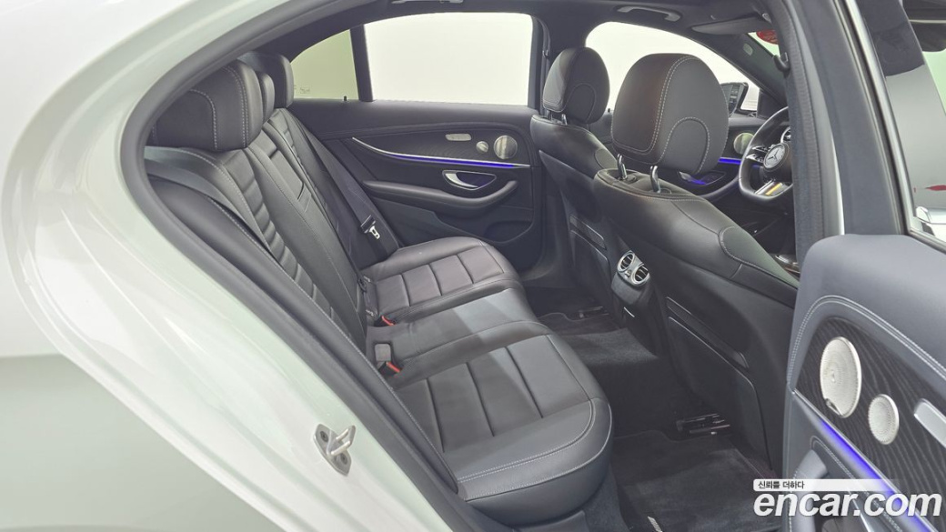 Mercedes-Benz E-Class E220d 4MATIC AMG Line, 2023