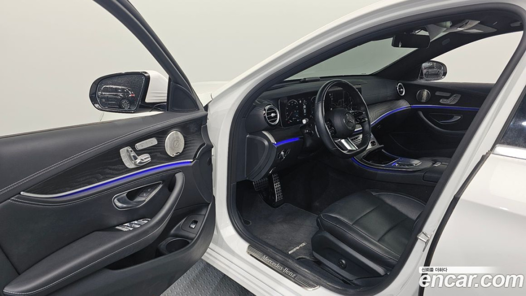 Mercedes-Benz E-Class E220d 4MATIC AMG Line, 2022
